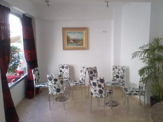 Linda Ξενοδοχείο